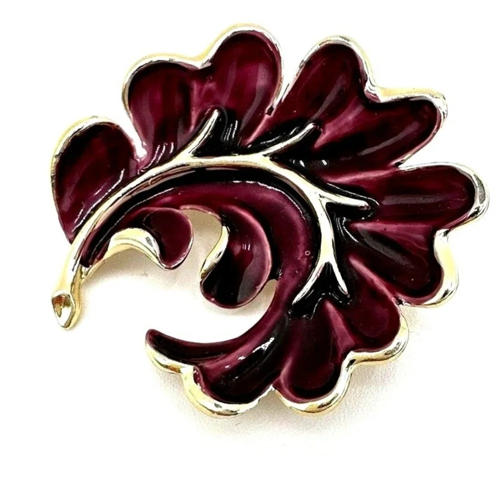 Leaf Brooch Pin‎ Purple Enamel Gold Tone Floral Vintage Style Jewelry